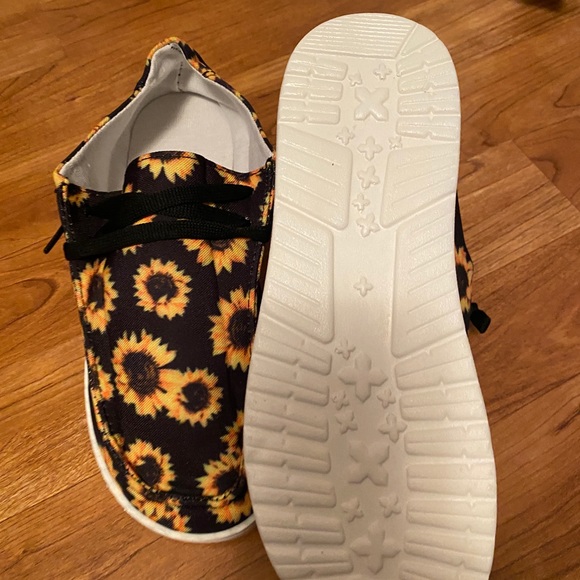 Restocked! Sunflower 🌻 Lace Up Flat Sneakers - Similar to Hey Dudes - NWT - - Picture 5 of 7
